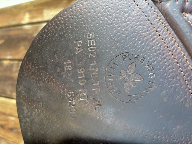 Selle mixte CWD en taille 16,5"