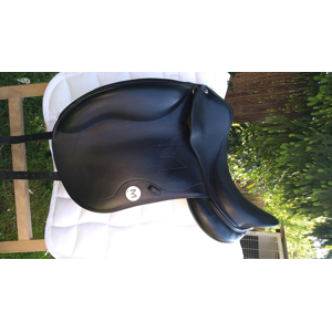 Selle Dressage MEYER Monoquartier 17 pouces