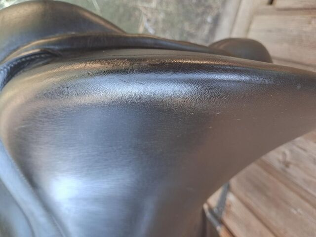 Selle Dressage Bates 17,5" noire