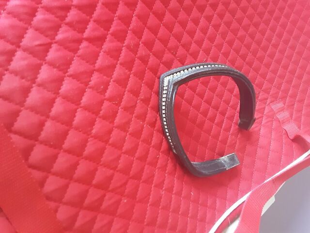 Frontal Strass en V