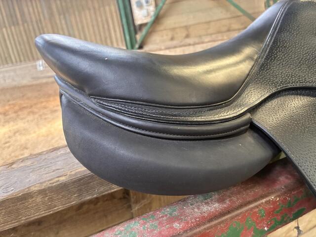 Selle Forestier Seoul 17"5 2A, veau grainé noire année 2025