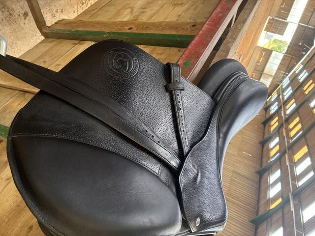 Selle Forestier Seoul 17"5 2A, veau grainé noire année 2025