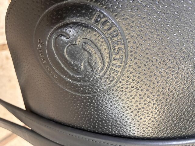 Selle Forestier Seoul 17"5 2A, veau grainé noire année 2025