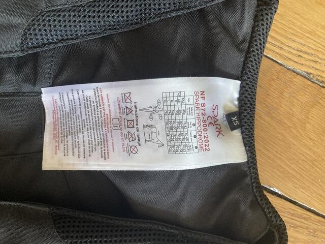 Airbag Hippodrome Spark taille XS (jamais déclenché, peu utilisé)