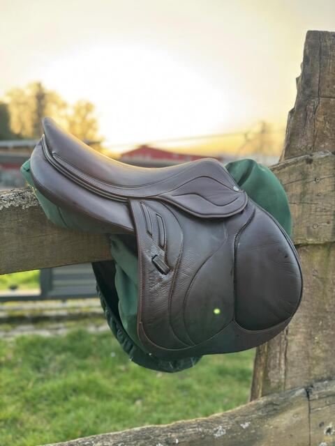 Selle Devoucoux Biarritz Lab à vendre – 17,5