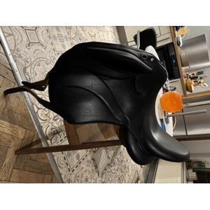 Selle de dressage Jumpin 17 pouces