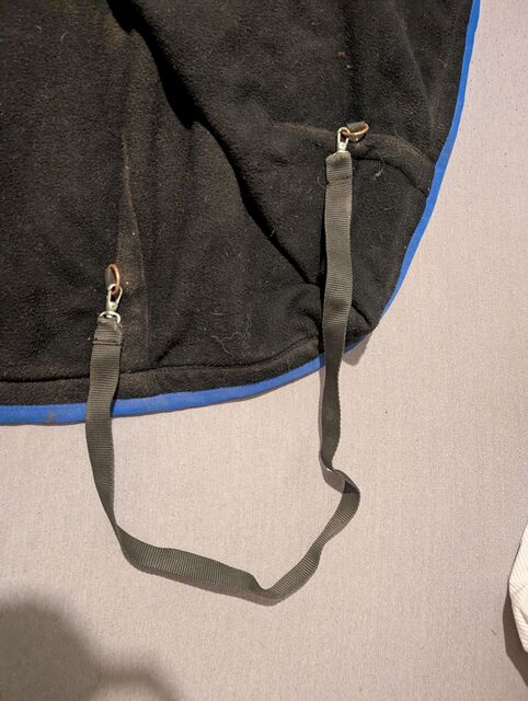 Couvre-reins polaire noir/bleu Scarpati - 145 cm