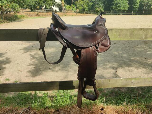 Selle Western/randonnée Deuber & Partner Startrekk shorty