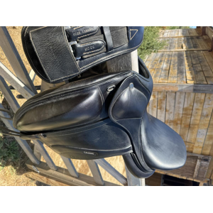 Selle dressage Ikonic 17