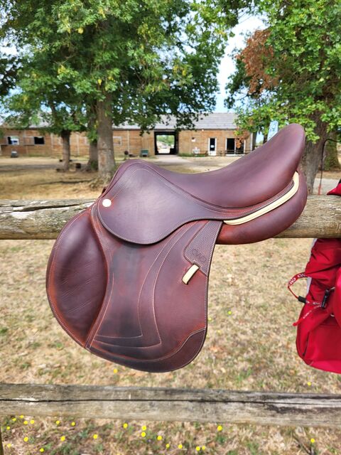 Selle CWD taille 17