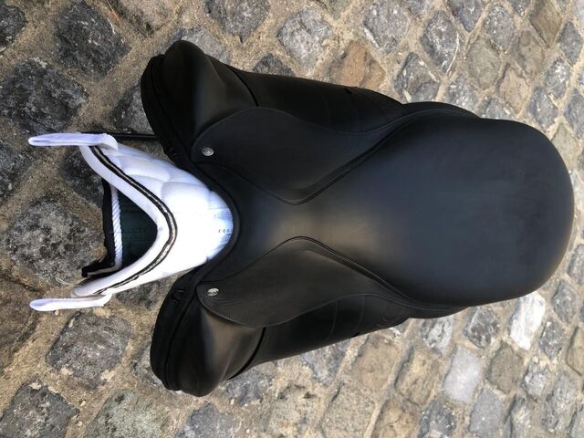 Selle de dressage ARION