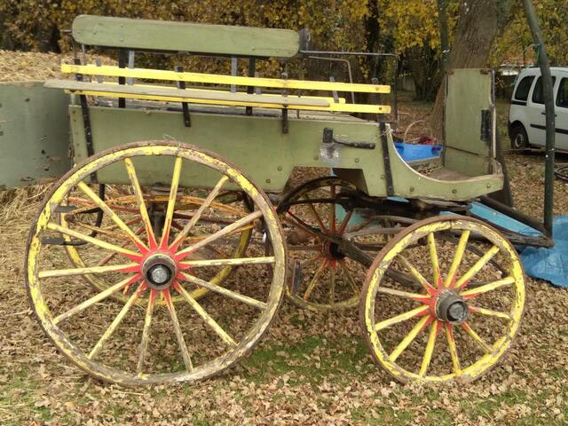 Cariole 4 roues verte et jaune