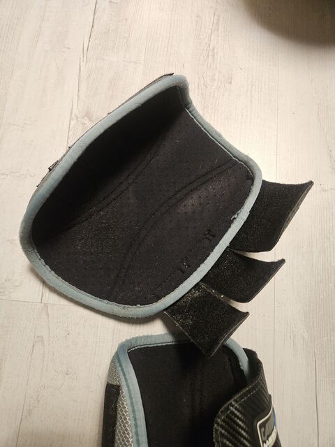 Guêtres Carbon Mesh Wrap LeMieux