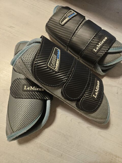 Guêtres Carbon Mesh Wrap LeMieux