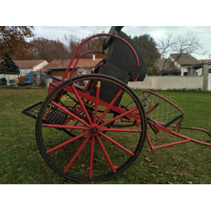2 roues rouge et noire