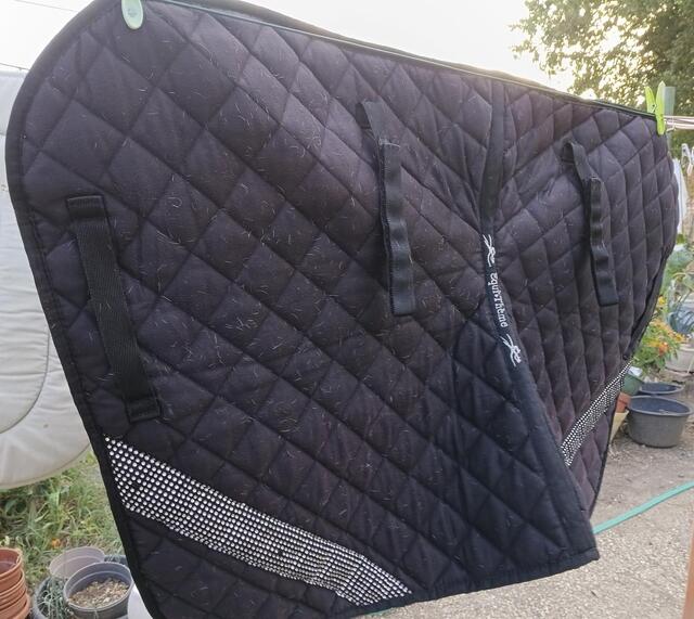 Tapis de selle noir