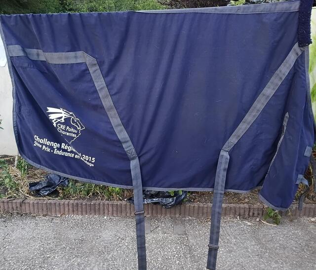 Couverture bleue foncée