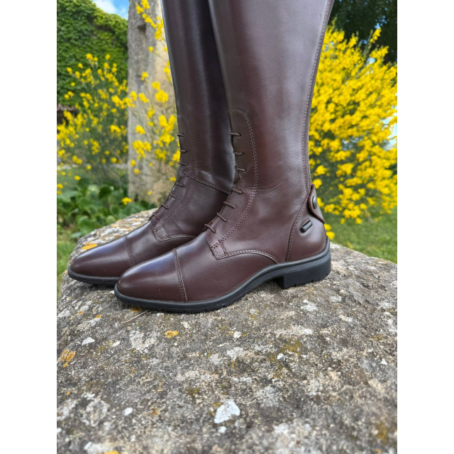 BOTTES