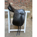 Selle dressage noir équipée 17,5 pouces - Modèle Grand Gilbert, marque Passier - année 2015