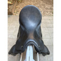 Selle dressage noir équipée 17,5 pouces - Modèle Grand Gilbert, marque Passier - année 2015