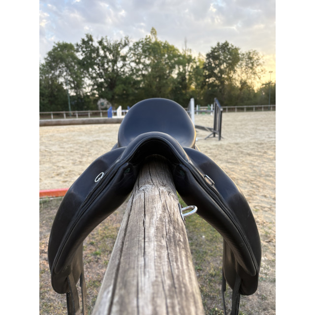 Selle de dressage Devoucoux