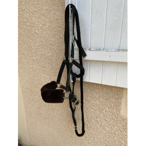 Licol nylon noir avec moumoute muserolle marron + Longe (Taille Cheval)