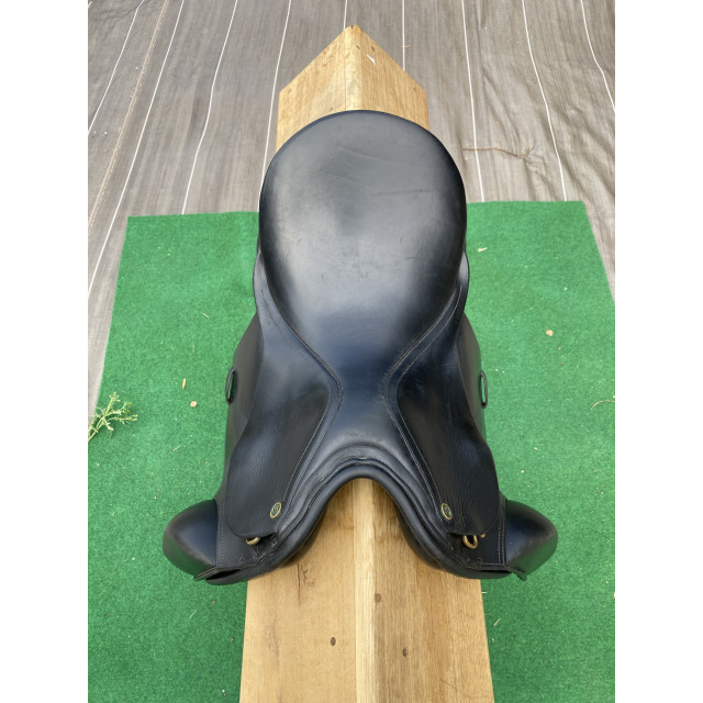 Selle de dressage Henri de Rivel France 16,5 pouces