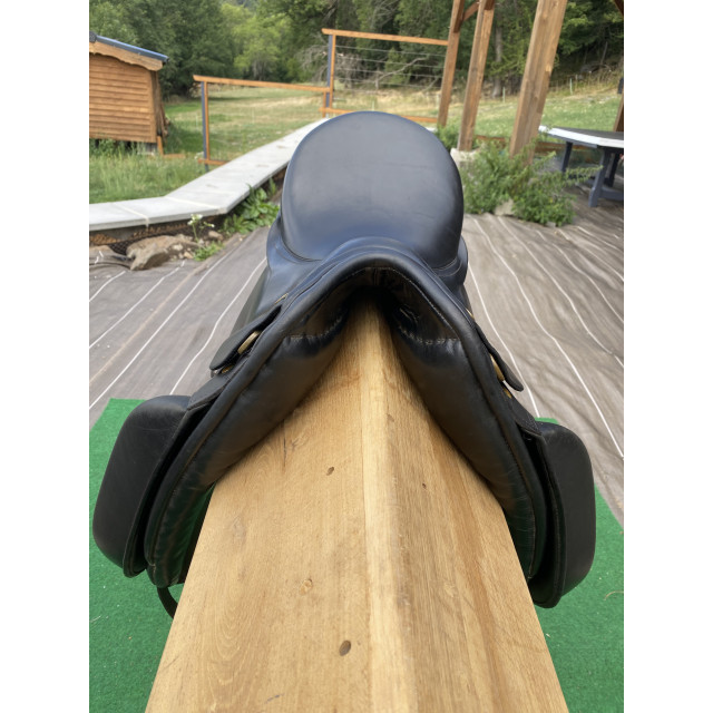 Selle de dressage Henri de Rivel France 16,5 pouces