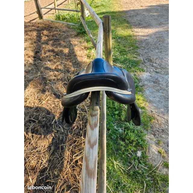 Selle mixte cuir noir 17p Time Rider