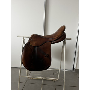 Selle mixte orientée obstacle  Éric Thomas Chantilly — 17,5"