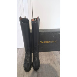 Bottes neuves t. 44