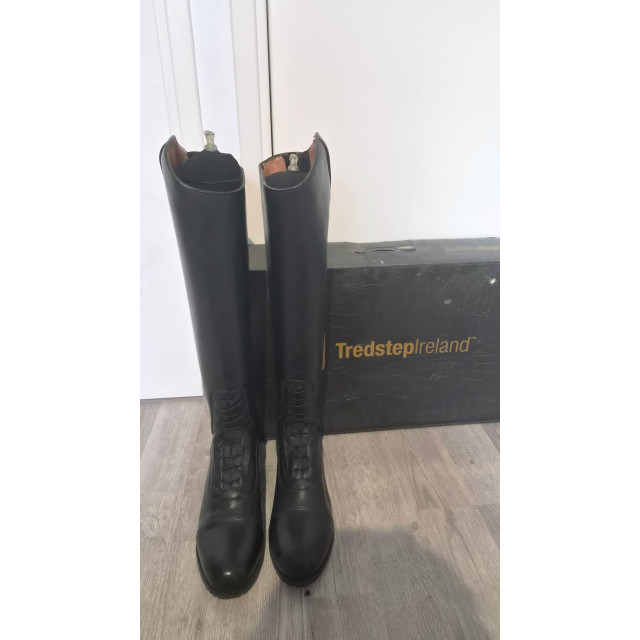 Bottes neuves t. 44