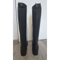 Bottes neuves t. 44