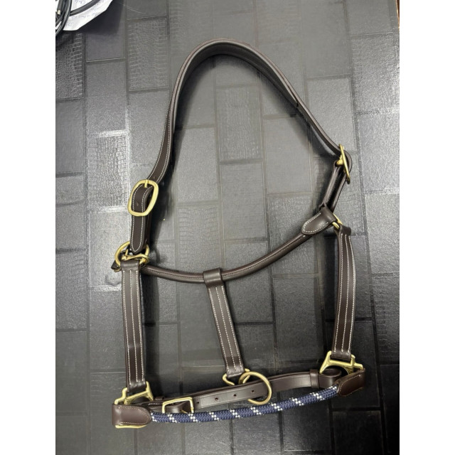 Licol en cuir avec muserolle en cordelette