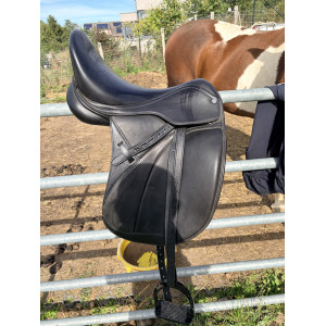 Selle de dressage