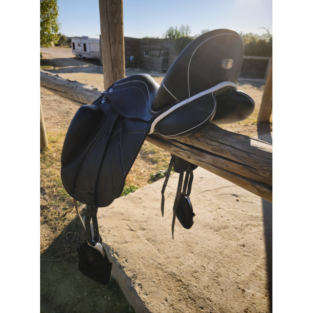 Selle de dressage Zaldi R-Drim Atlanta — 17"5