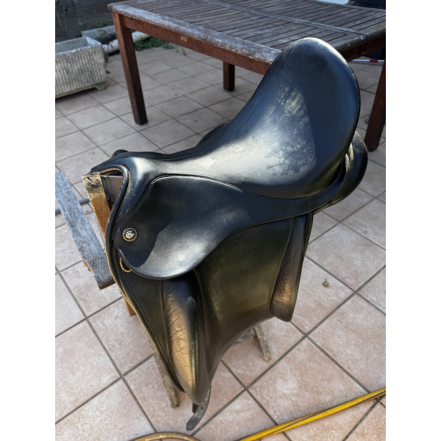 Selle de dressage HENNIG
