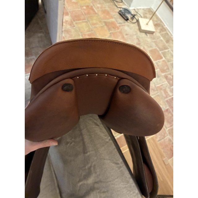 Selle Butet semi-creux 17,5