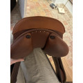 Selle Butet semi-creux 17,5