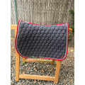 Tapis ANIMO noir bordure rouge blanche et liseret