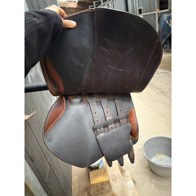 Selle Arion Jumping taille 17