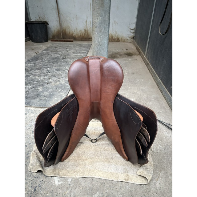Selle Arion Jumping taille 17