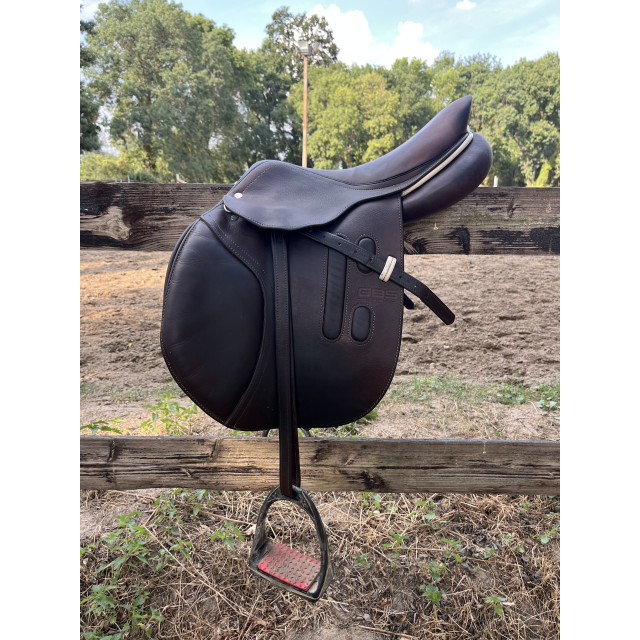 Selle d'obstacle semi-creuse