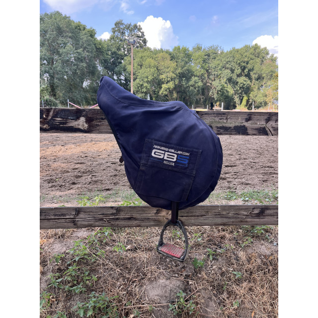 Selle d'obstacle semi-creuse