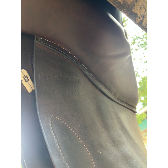 Selle d'obstacle semi-creuse