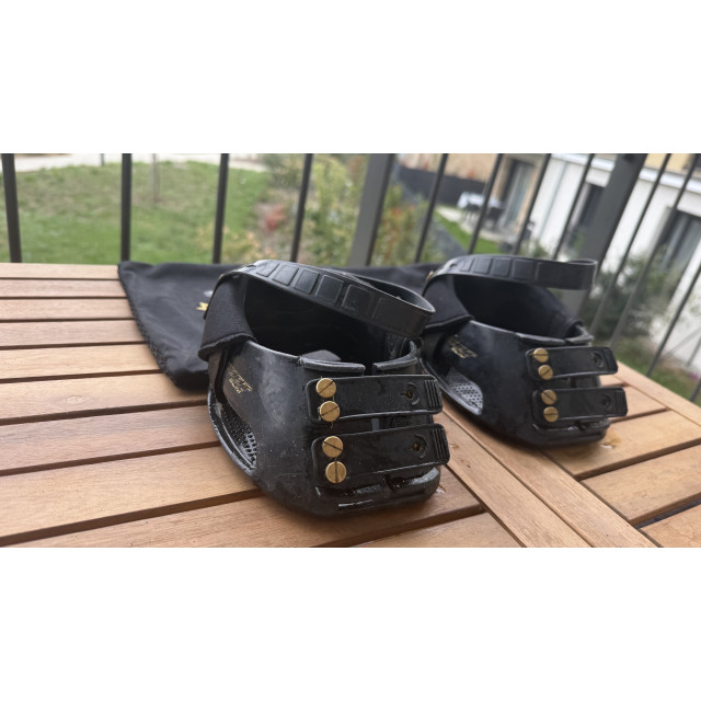 Hipposandales scoot boots