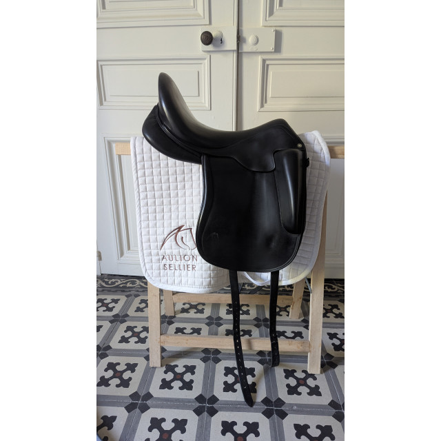 Selle de dressage Aulion 17.5 p en parfait état