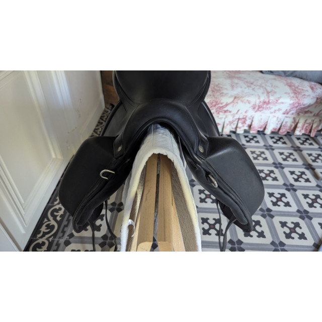 Selle de dressage Aulion 17.5 p en parfait état