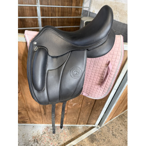 Selle de dressage forestier modèle Aachen 17
