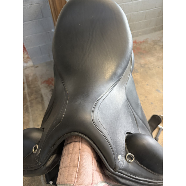 Selle de dressage forestier modèle Aachen 17